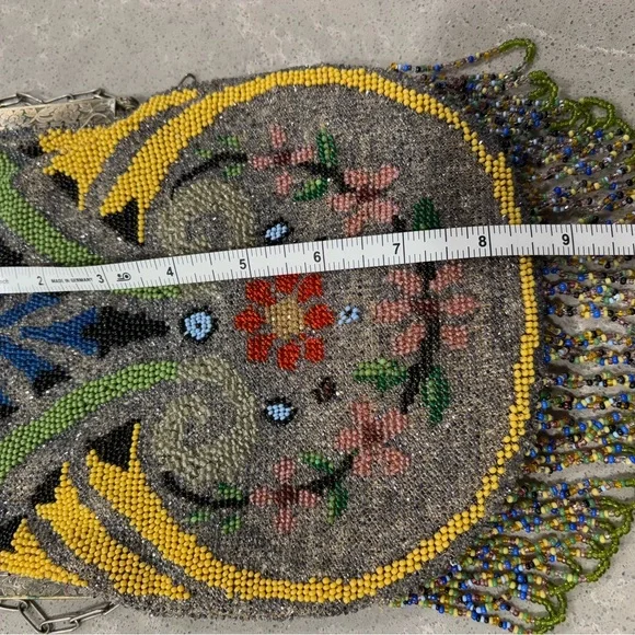 Vintage Beaded Art Deco 1920’s Clip Purse with Chain - Picture 9 of 15